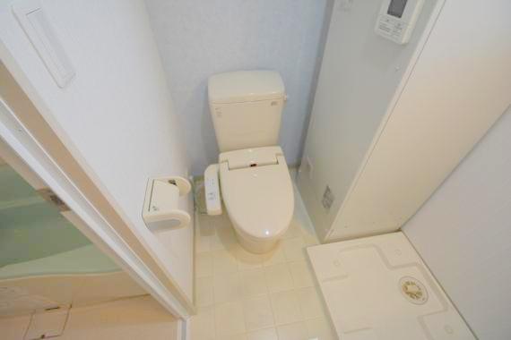 トイレ　綺麗なトイレにはウォシュレット標準装備です。