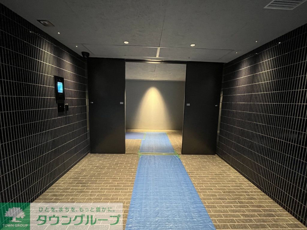エントランス　エントランス