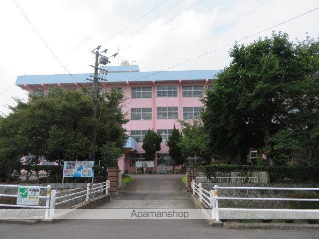 小学校　多喜浜小学校（小学校）まで425m