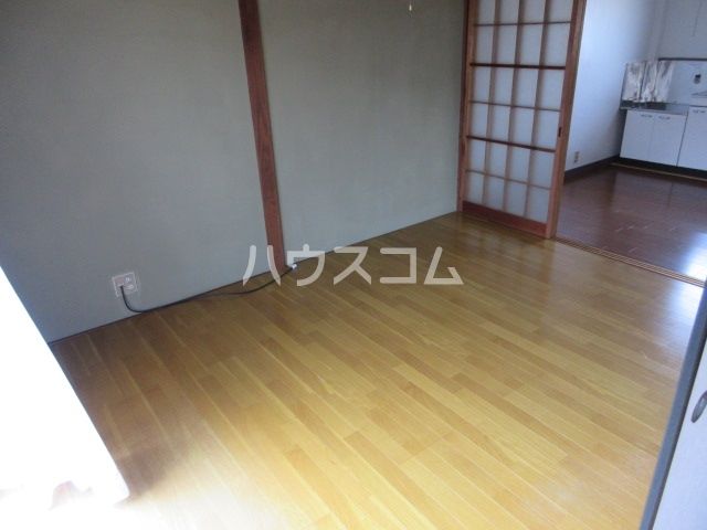 船橋コーポ 5号棟の居間写真