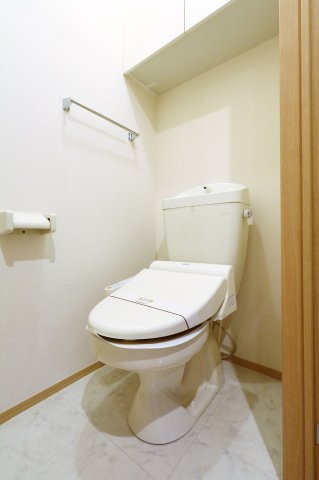 トイレ　参考写真（同物件別部屋）