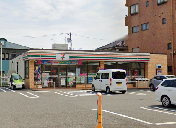 コンビニ　セブンイレブン（コンビニ）まで459m