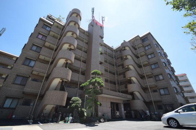 建物外観　大型賃貸マンションです☆