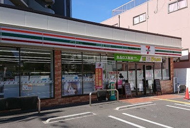 コンビニ　セブンイレブン吹田広芝町北店（コンビニ）まで473m