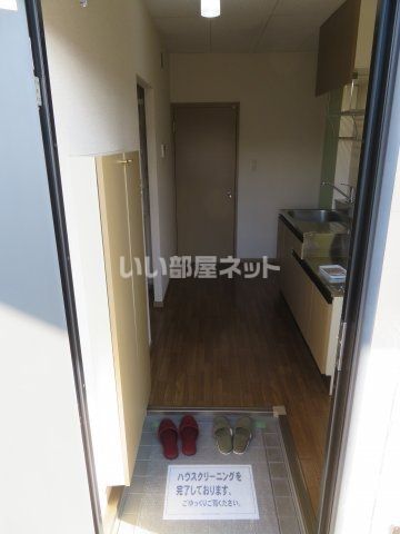 ＪＲ宇都宮線 小山駅 バス乗車時間：13分 最寄りバス停で下車 徒歩2分 2階建 築30年の玄関写真