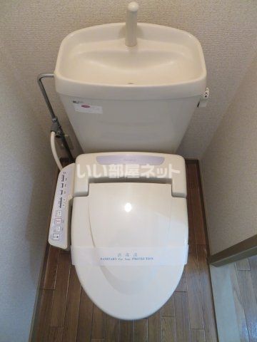 ＪＲ宇都宮線 小山駅 バス乗車時間：13分 最寄りバス停で下車 徒歩2分 2階建 築30年のトイレ写真