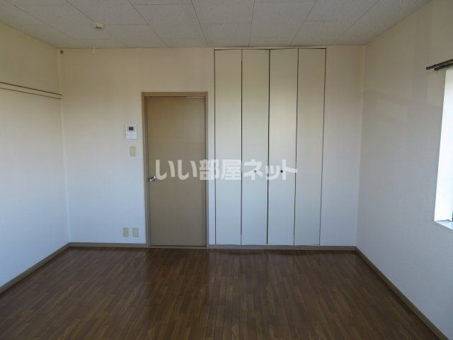 ＪＲ宇都宮線 小山駅 バス乗車時間：13分 最寄りバス停で下車 徒歩2分 2階建 築30年の内装写真