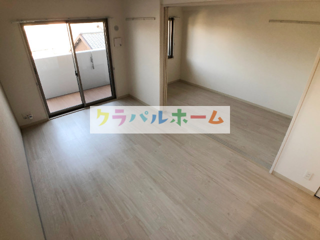 阪急宝塚線 三国駅 徒歩6分 5階建 築6年の居間写真