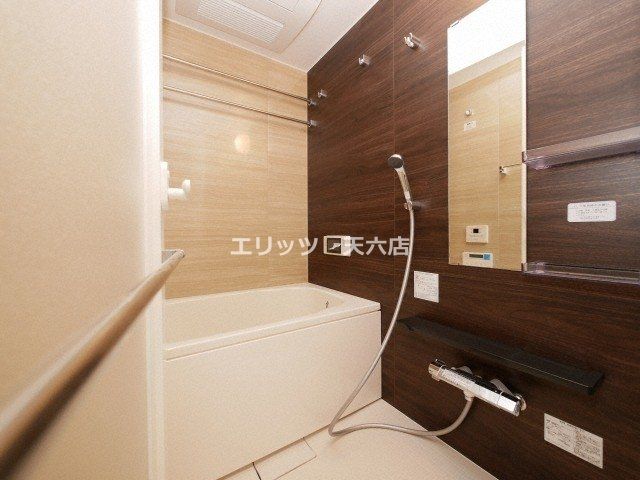 バス・シャワールーム　バス