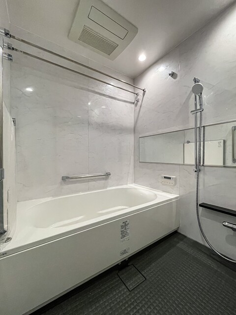 バス・シャワールーム　※写真は同タイプ住戸です。