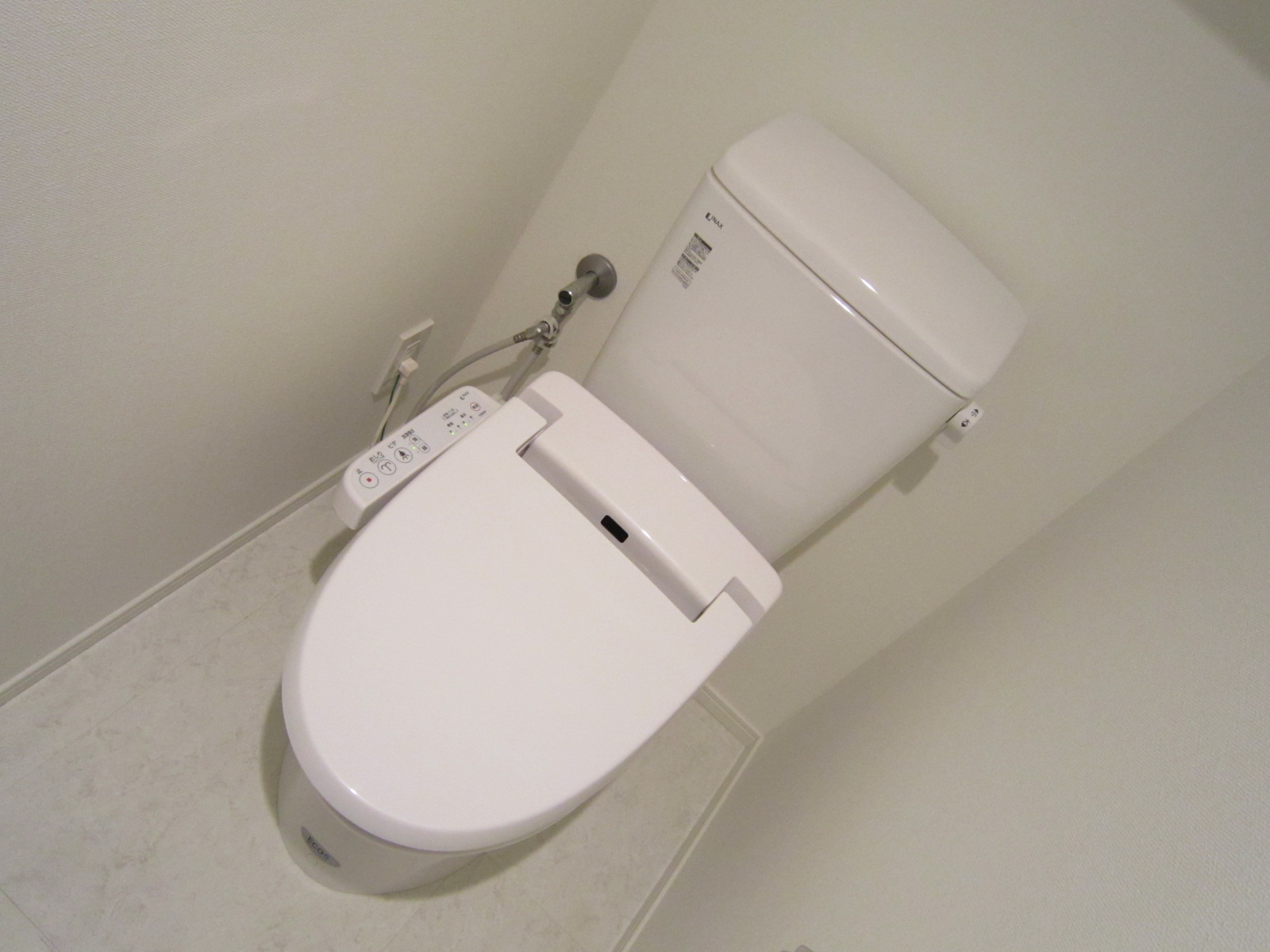 トイレ　ウォシュレット付き