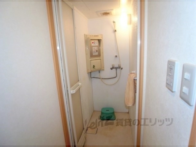 バス・シャワールーム　共同シャワー