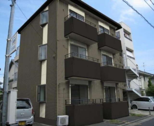 【CASA茶屋町の建物外観】