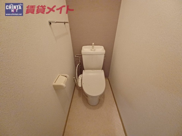 【津市高茶屋小森町のアパートのトイレ】