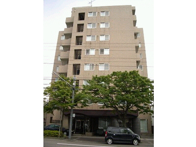 函館市東雲町のマンションの建物外観