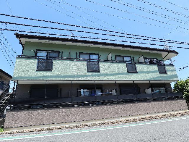 奈良市宝来のマンションの建物外観