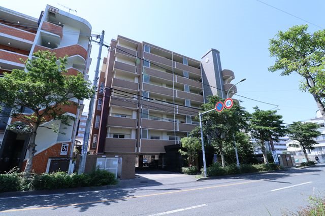 福岡市中央区平和のマンションの建物外観