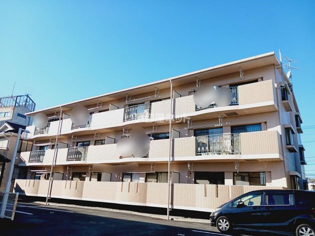 【豊橋市西羽田町のマンションの建物外観】