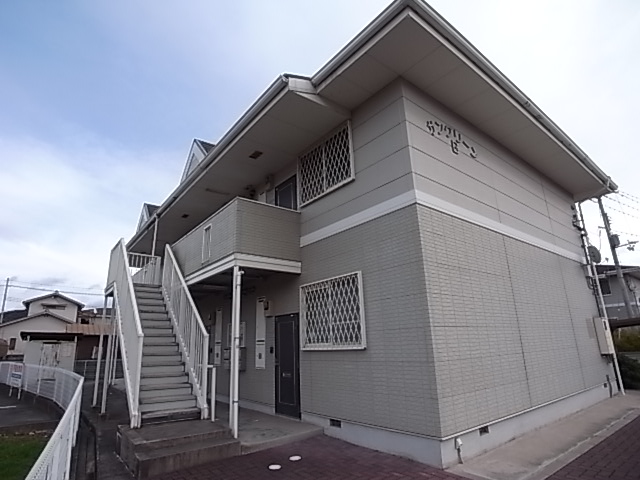 【姫路市勝原区下太田のアパートの建物外観】