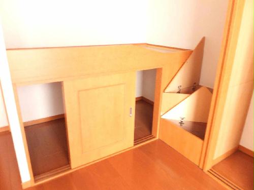 収納　ベッド下、階段下は大容量収納！