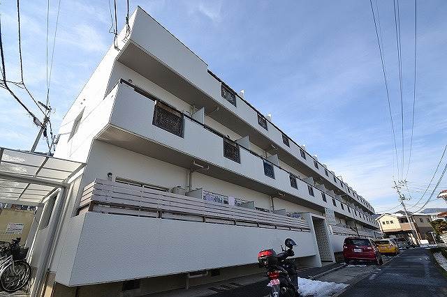 広島市安佐北区可部南のマンションの建物外観