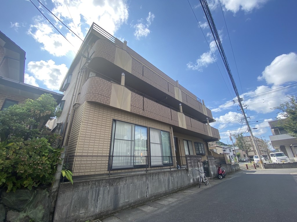 鹿児島市宇宿のマンションの建物外観