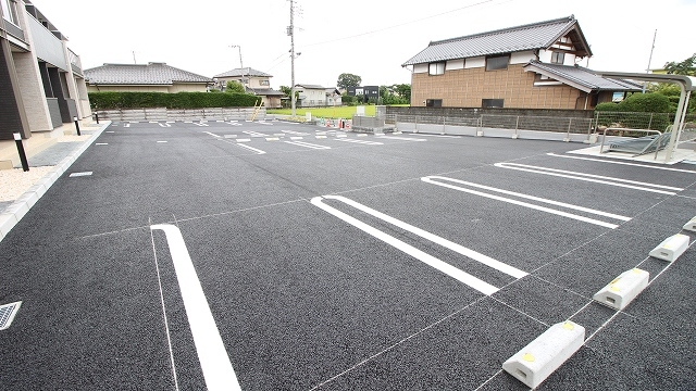 【ウェストタウン水野の駐車場】