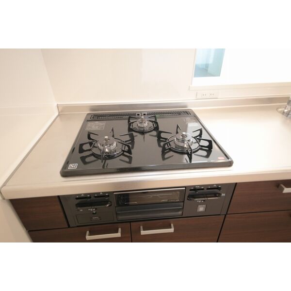 キッチン　人気のシステムキッチンタイプです！