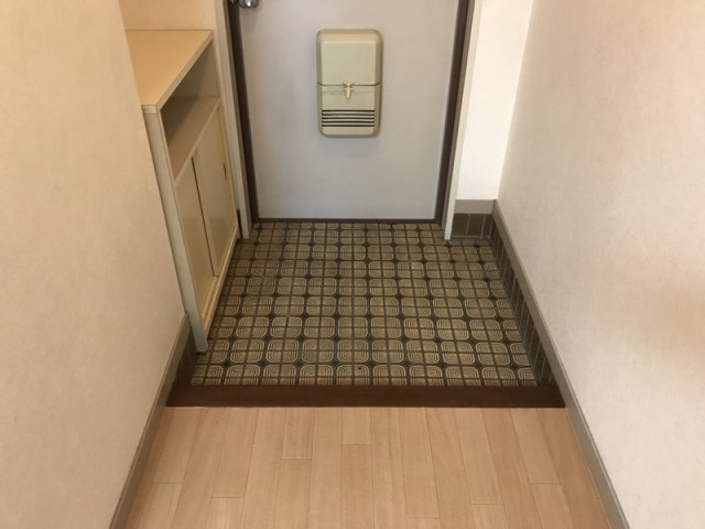 【姫路市梅ケ枝町のマンションの玄関】