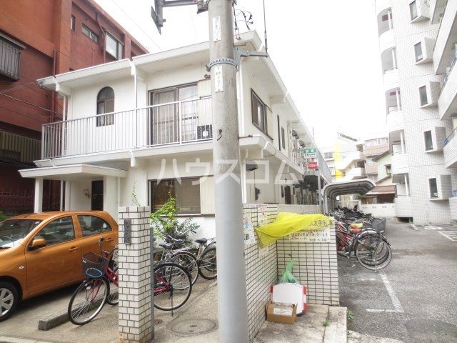 千葉市稲毛区緑町のアパートの建物外観