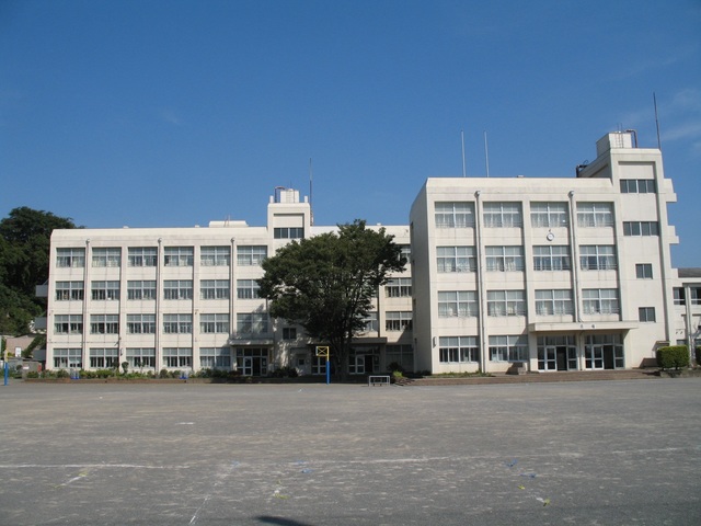 【大和市深見台のアパートの小学校】