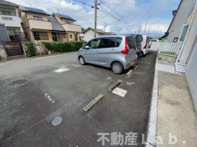 【ルミネハイツの駐車場】