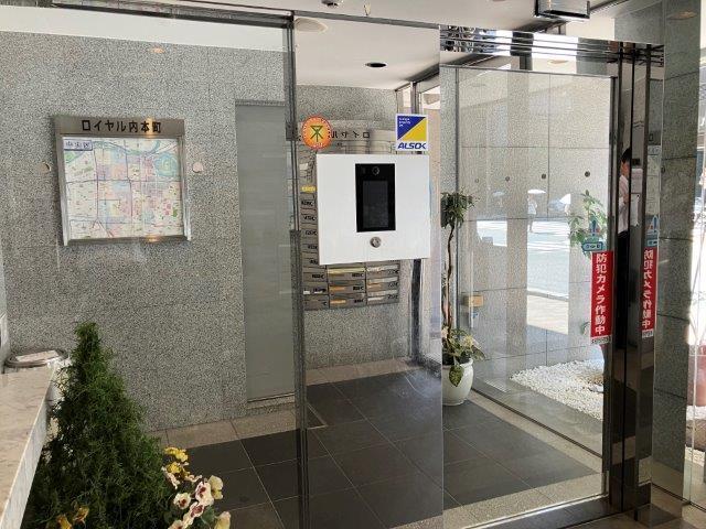 ロビー　モニター付オートロック