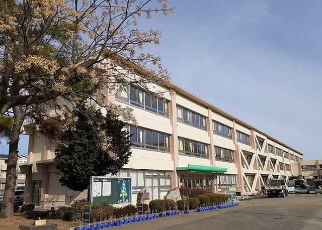 小学校　吉田小学校（小学校）まで300m