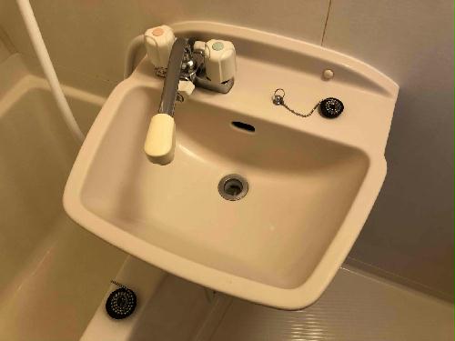 洗面設備　設備・仕様は号室により異なる為、現況を優先致します。