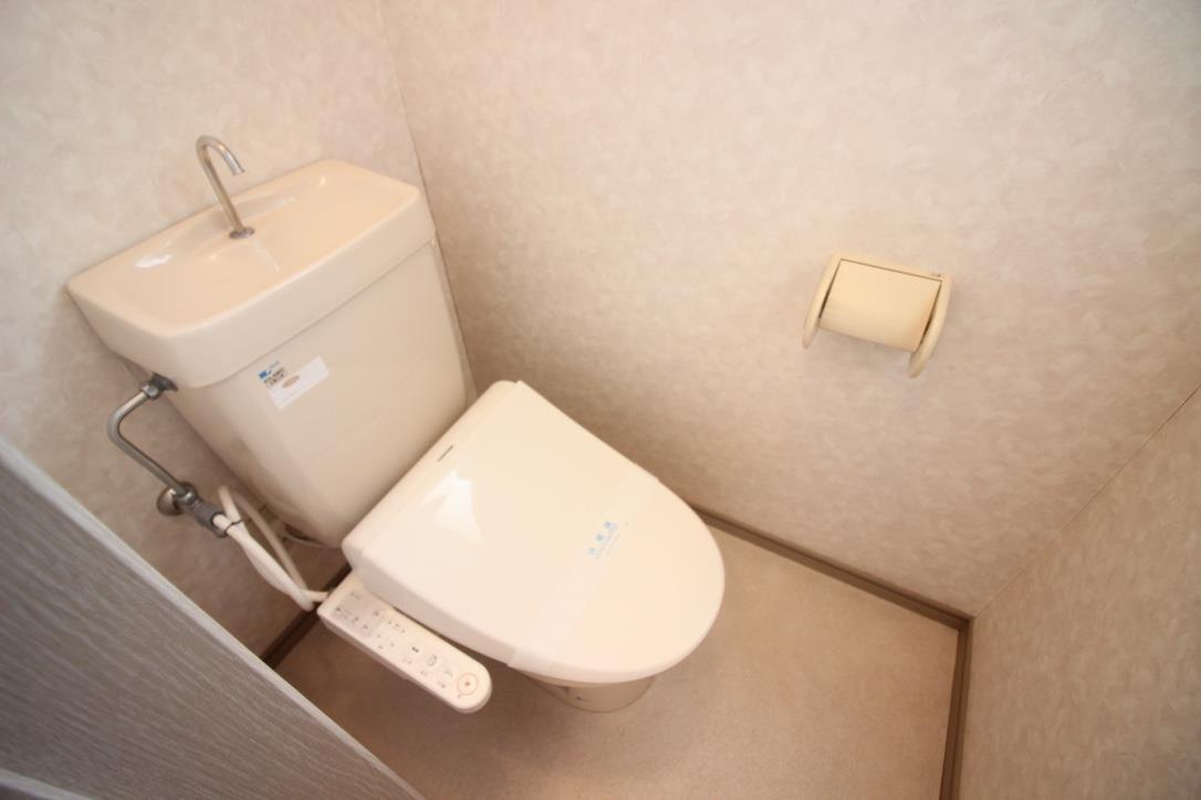 トイレ　洗浄暖房便座