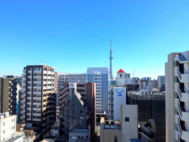 眺望　12F、上層階の共用廊下からはスカイツリー隅田川花火見えます