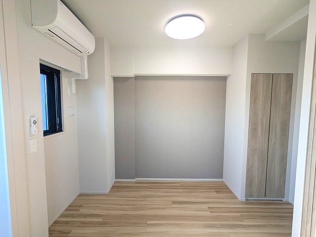 その他共有部分　3.5帖洋室、エアコン・照明・クローゼット付、バルコニーに面