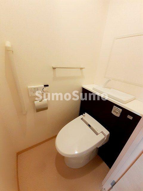 トイレ　清潔感のあるトイレです