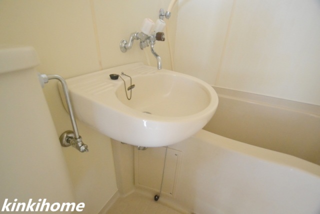 洗面設備　写真は別のお部屋です。