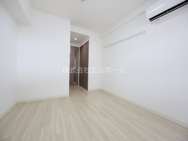 居室・リビング　洋室7.9帖　クローゼット付（収納充実してます）