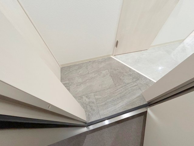 玄関　素敵な玄関は毎朝あなたを元気に送りだしてくれますよ。