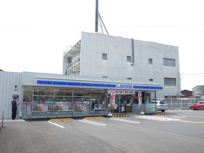 コンビニ　ローソン（コンビニ）まで617m