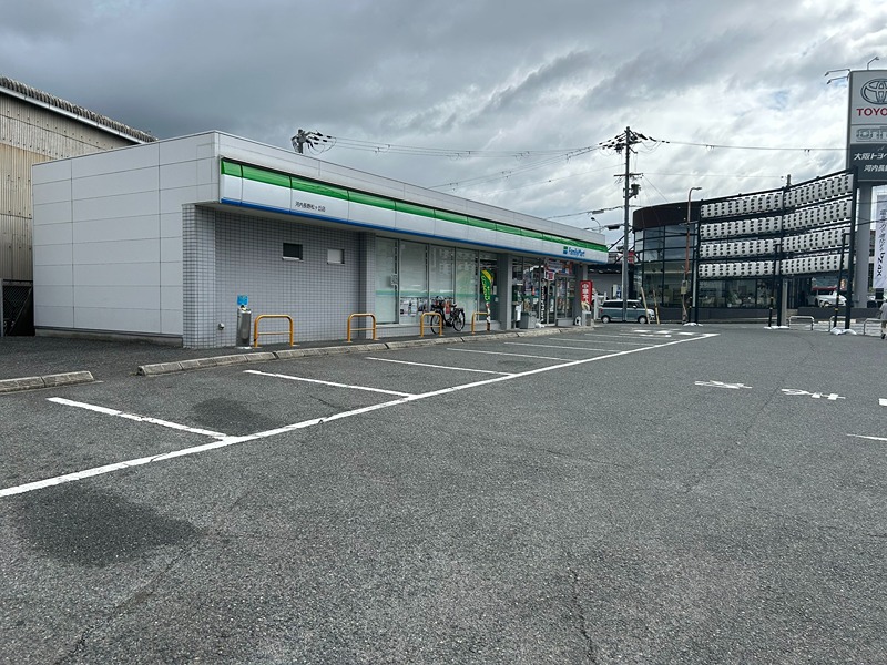 コンビニ　ファミリーマート 河内長野松ヶ丘店（コンビニ）まで498m