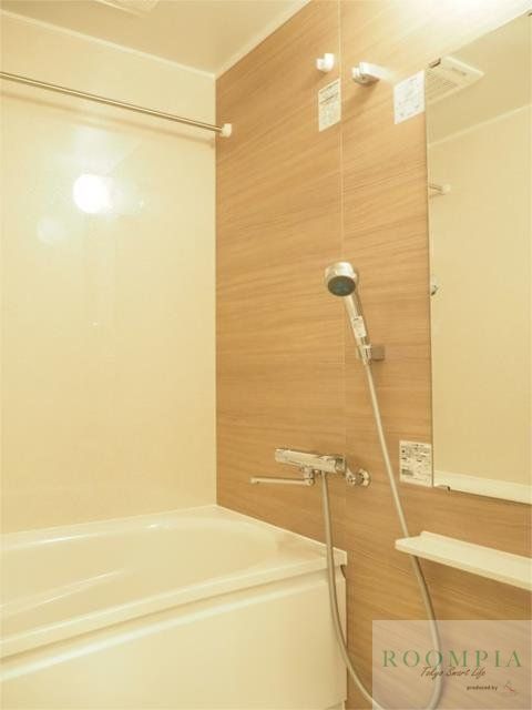 バス・シャワールーム　※同タイプの別のお部屋です。