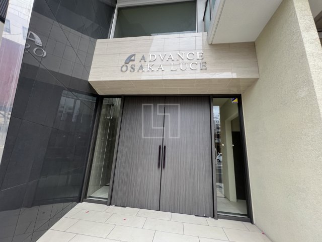 エントランス　アドバンス大阪ルーチェ　エントランス