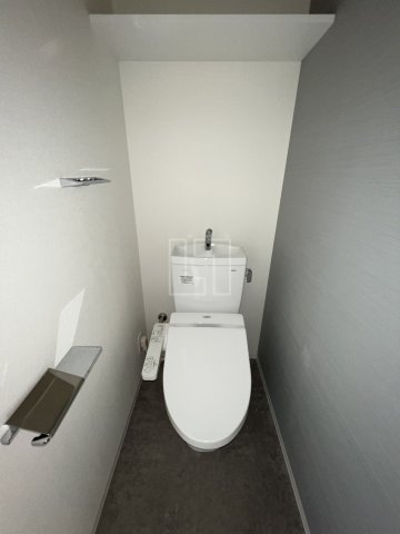 トイレ　アドバンス大阪ルーチェ　温水洗浄便座