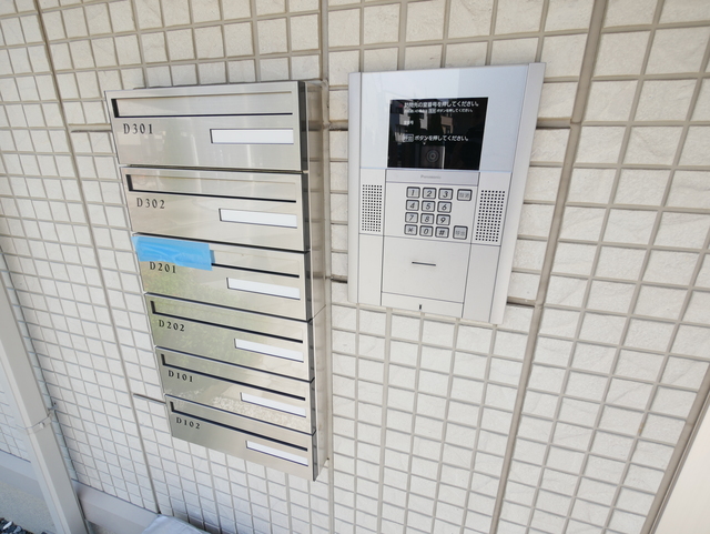 エントランス　★オートロックで防犯面も安心です★