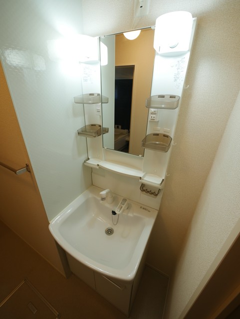 洗面設備　★うれしいシャワー付き独立洗面台もございます★