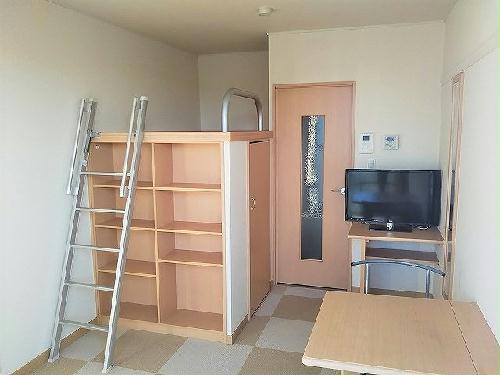 その他部屋・スペース　造り付ベッドと薄型ＴＶのお部屋です